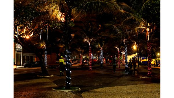 Decoração natalina na Praia da Costa, em Vila Velha por Fernando Madeira