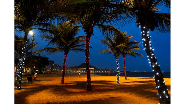 Decoração natalina na Praia da Costa, em Vila Velha por Fernando Madeira