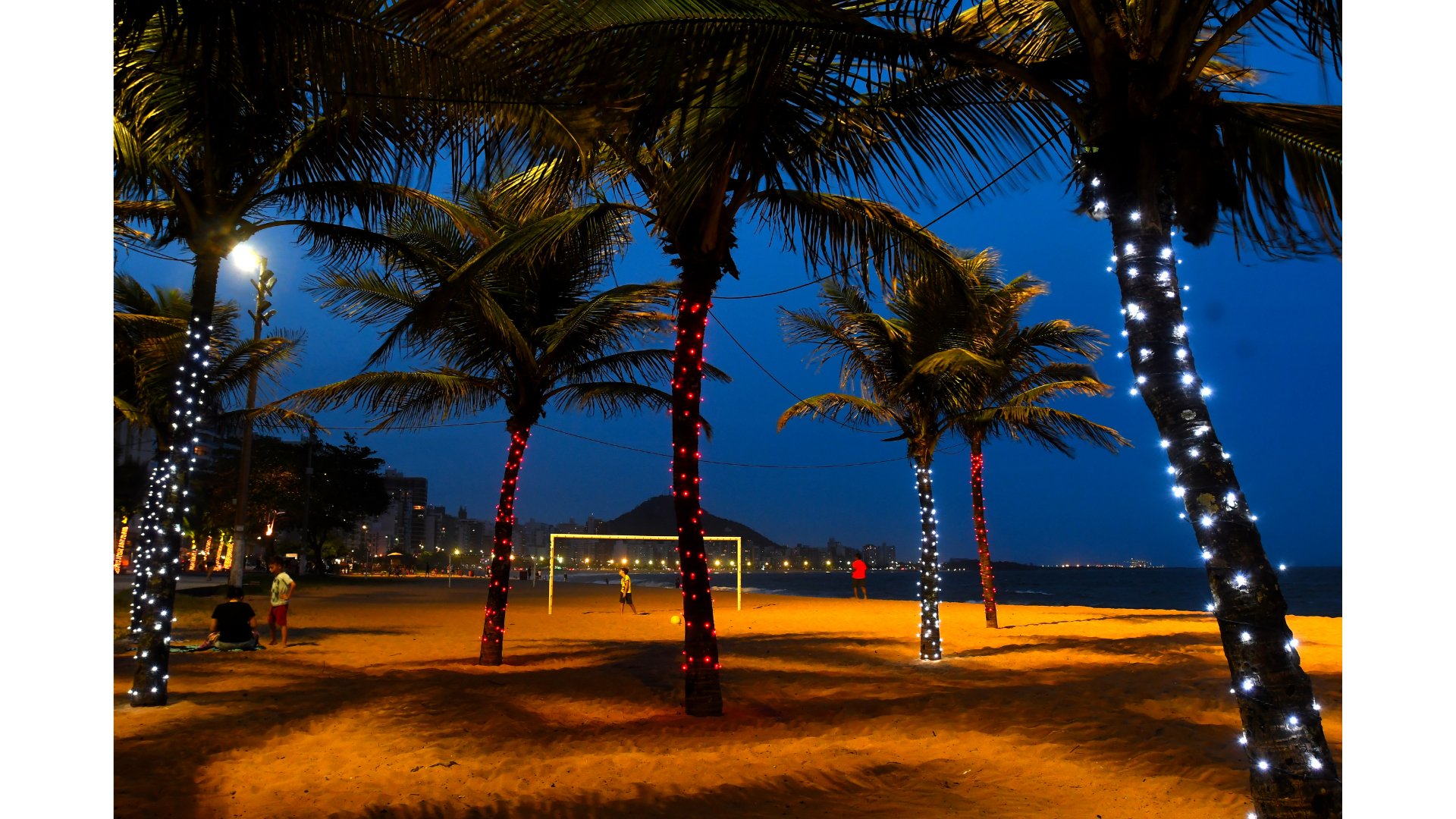 Decoração natalina na Praia da Costa, em Vila Velha