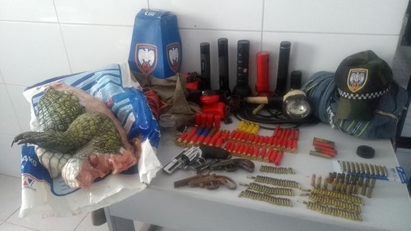 Material encontrado em uma casa no interior de Linhares