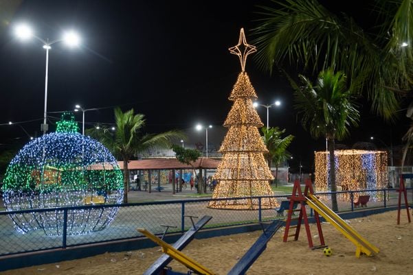 Natal 2020: na Serra, decoração natalina conta com árvores gigantes e luzes para abrilhantar o mês do Papai Noel