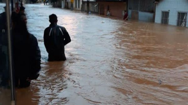 Chuva provoca estragos em Muniz Freire