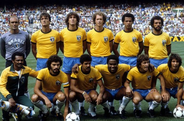 Seleção Brasileira de 82 estava recheada de craques, mas caiu para a Itália de Paolo Rossi