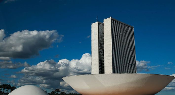 O presidente da Câmara, Rodrigo Maia, quer o retorno dos trabalhos no Legislativo. Deputados do Centrão, alinhados ao governo Bolsonaro, no entanto, são contra a iniciativa