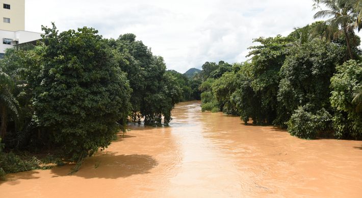 No Espírito Santo, a cidade de Castelo foi atingida por enxurradas. No Rio Grande do Norte, Lagoa de Velhos sofre com a seca. Estiagem é reconhecida em outras sete cidades.