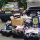 Imagem - PRF apreende mais de 160 pares de tênis falsificados na BR 101, em Viana