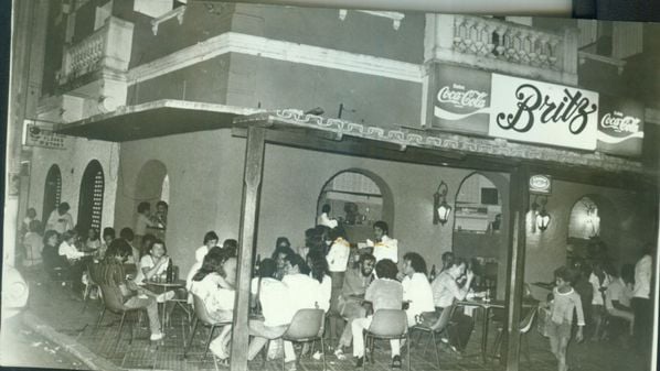 Lembro também da Carmélia, do Britz, do Serginho Egito. De “O Diário”, da Rua Sete, da velha A Gazeta, no Centro da cidade, da Tribuninha, na Rua Caramuru