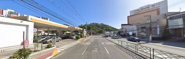 A Avenida Desembargador Santos Neves, em Santa Helena, bairro de Vitória