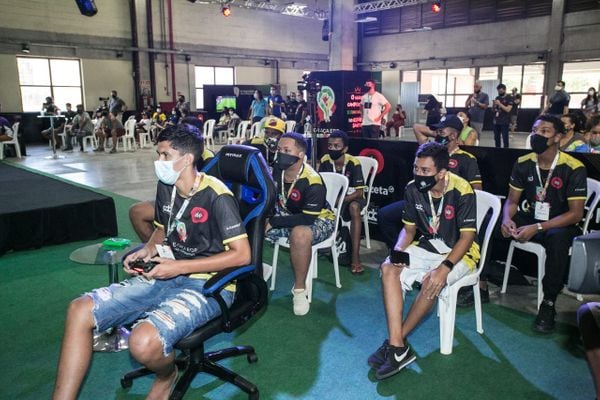 Comunidades disputaram o título no último dia de E-Taça EDP das Comunidades  por Adessandro Reis