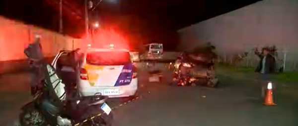 O acidente foi por volta das 20h na rua Alberto Sartório