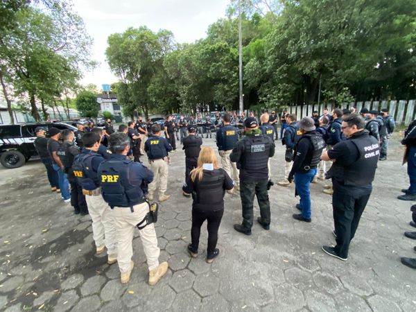 150 policiais participam