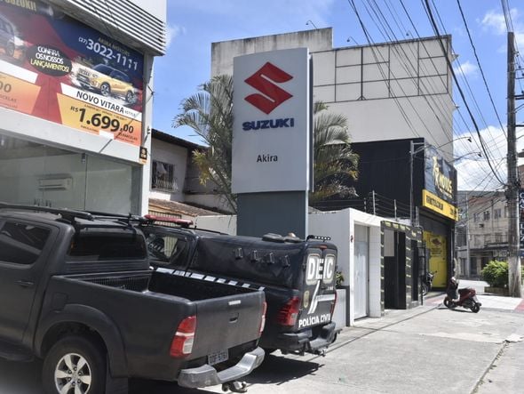 Operação da Polícia Civil e do Gaeco cumpre mandados de busca e apreensão na loja Akira Suzuki, em Itaparica, Vila Velha por Ricardo Medeiros