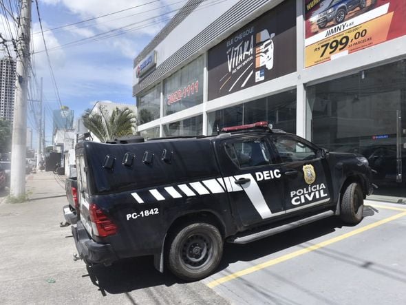 Operação da Polícia Civil e do Gaeco cumpre mandados de busca e apreensão na loja Akira Suzuki, em Itaparica, Vila Velha por Ricardo Medeiros