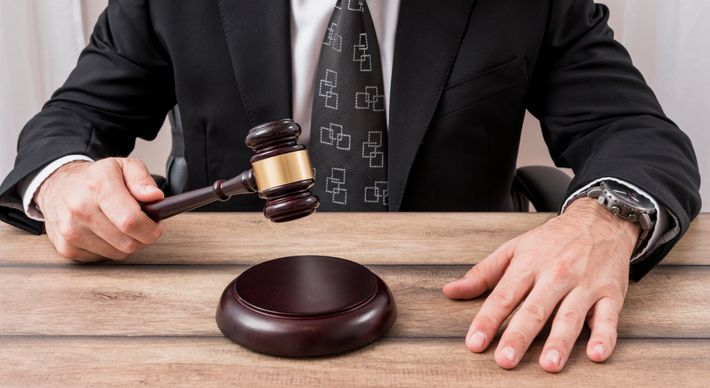 Aproximamo-nos do momento em que será criminoso, ilegal ou nocivo o que o governante decidir por criminoso, ilegal ou nocivo