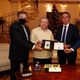 Imagem - Bolsonaro encontra Silvio Santos, de 90 anos, sem máscara e é criticado