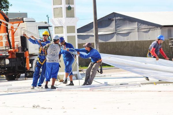 Lona é instalada no Terminal de Itaparica por Divulgação/ DER-ES
