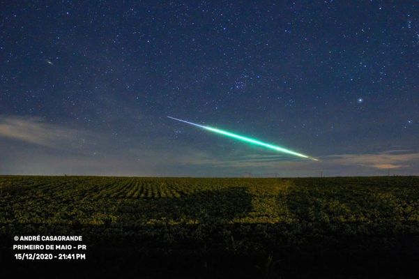 Passagem do meteoro fotografada a partir de Primeiro de Maio, Norte do Paraná