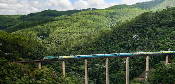 Trem de passageiros Vitória a Minas