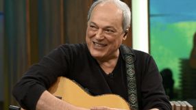 Ícone da MPB se apresenta em Vitória no fim de semana e relembra parcerias históricas em entrevista à CBN Vitória