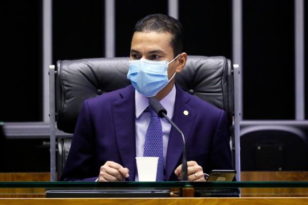 Votação de propostas legislativas. Vice-presidente da Câmara, Marcos Pereira. Foto tirada em 08/12/2020