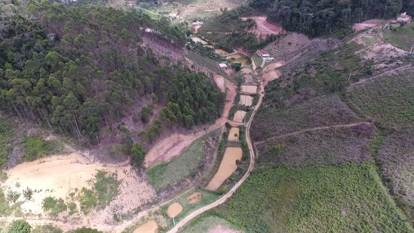 Imagens de drone mostram desmatamento em Santa Teresa por Luciney Araújo