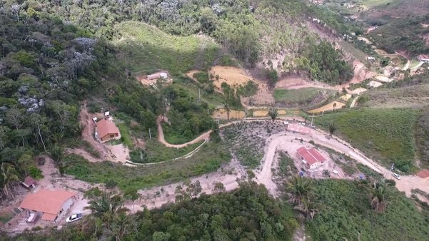 Imagens de drone mostram desmatamento em Santa Teresa por Luciney Araújo