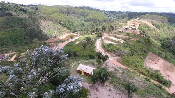 Imagens de drone mostram desmatamento em Santa Teresa por Luciney Araújo