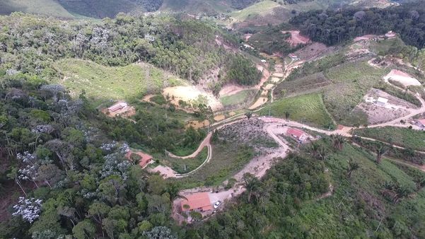 Imagens de drone mostram desmatamento em Santa Teresa por Luciney Araújo