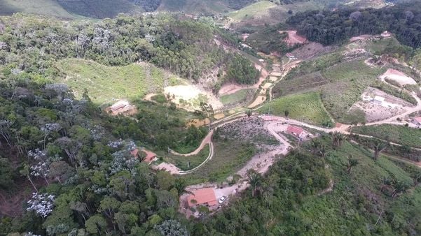 Imagens de drone mostram desmatamento em Santa Teresa por Luciney Araújo