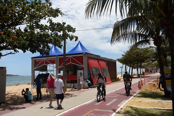 Obras dos novos quiosques da Praia de Itaparica em Vila Velha são finalizadas