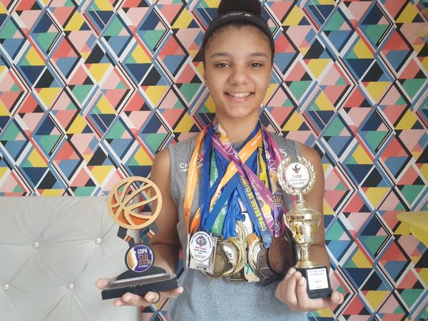 Promessa do basquete, Letícia Fontana, de Vila Velha, foi da Escola Municipal Nice de Paula para o ADC Bradesco, de Osasco