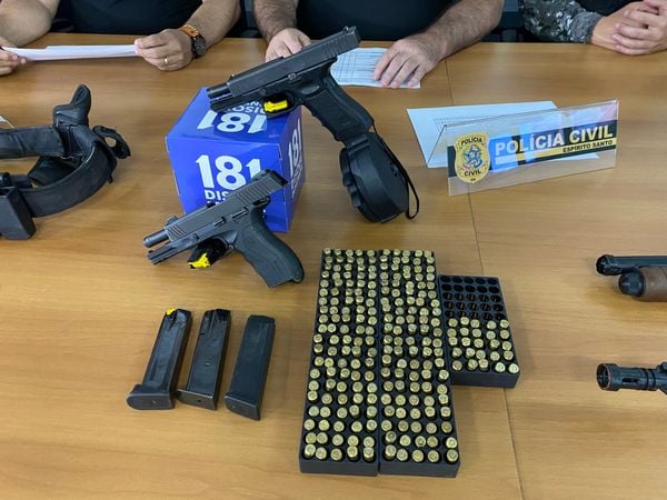 Armas e munições apreendidas na 12ª fase da Operação Caim