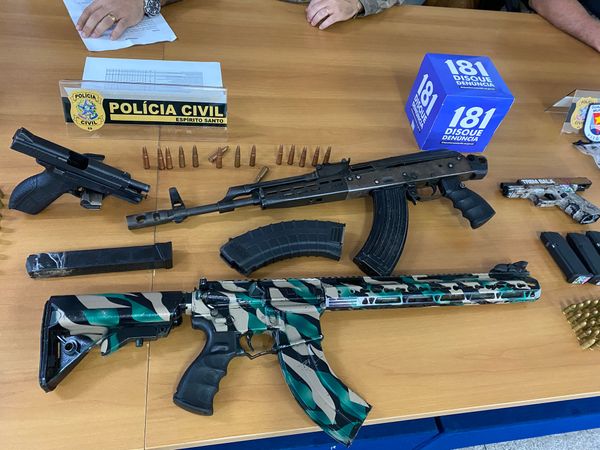 Armas e munições apreendidas na 12ª fase da Operação Caim