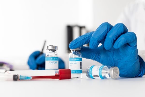 Alguns países já iniciaram a vacinação contra a Covid-19