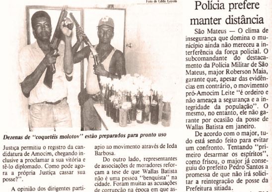 Homens armados na prefeitura exibem coquetéis molotov preparados caso houvesse confronto com a polícia por Arquivo AG