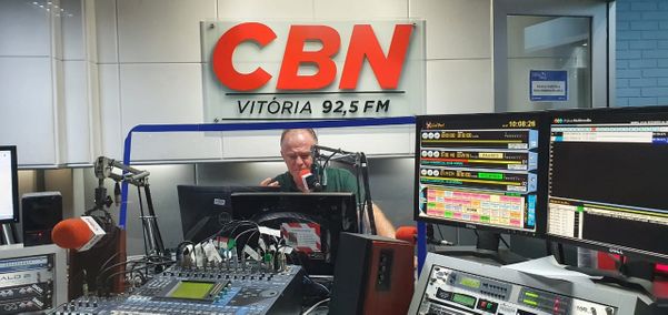 Governador Renato Casagrande (PSB) em entrevista na Rádio CBN Vitória para fazer um balanço de 2020