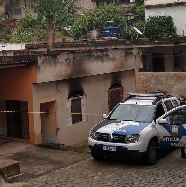 Homem é encontrado morto dentro de casa após incêndio por Internauta