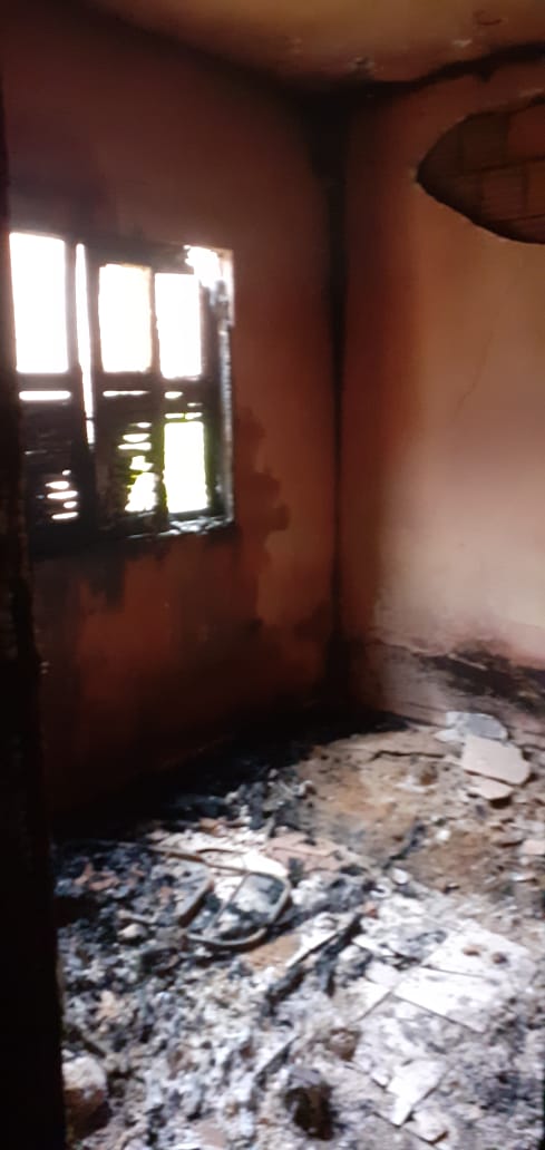 Homem é encontrado morto dentro de casa após incêndio por Internauta