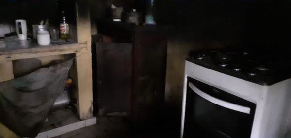 Homem é encontrado morto dentro de casa após incêndio por Internauta