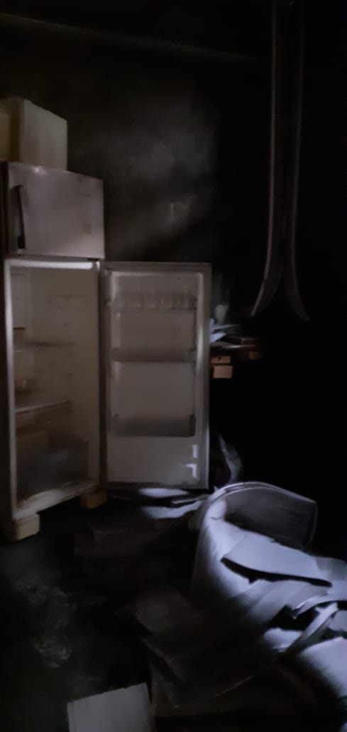 Homem é encontrado morto dentro de casa após incêndio por Internauta