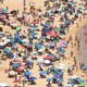 Imagem - Guarda-sol, barracas e atividades coletivas estão proibidas nas praias do ES