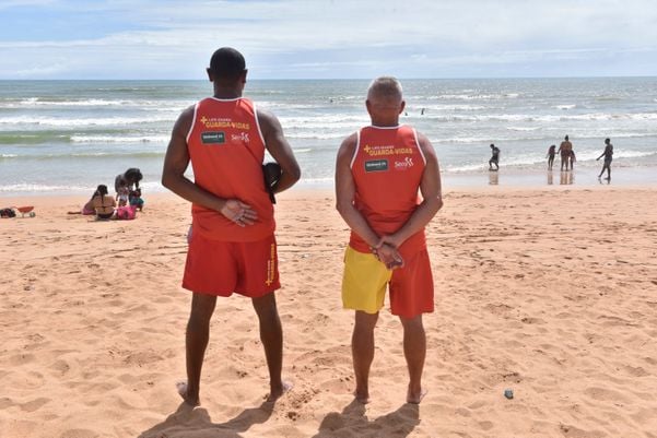 Guardas-Vidas trabalhando na Praia de Jacaraípe, Serra