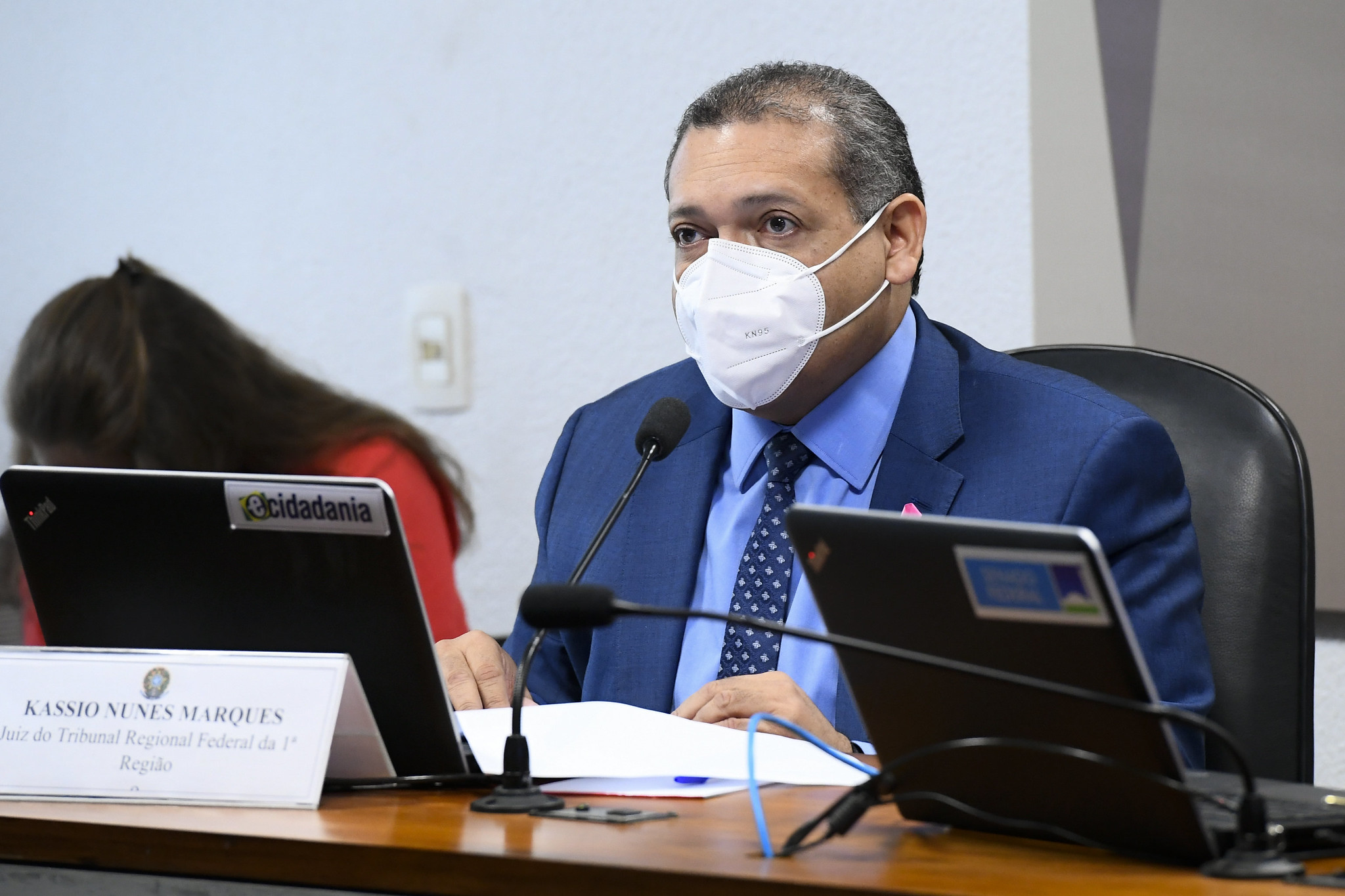 A discussão, iniciada em dezembro de 2018, ganhou força após hackers divulgarem mensagens privadas trocadas por Moro e integrantes da força-tarefa da Lava Jato em Curitiba