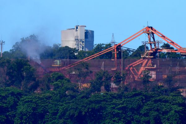 Data: 29/12/2020 - ES - Vitória - Canhão de água para reduzir a poeira do minério de ferro na Vale - Editoria: Economia - Foto: Fernando Madeira - GZ