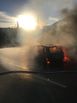 O motorista e os passageiros conseguiram sair antes que o carro fosse tomado pelas chamas. Ninguém se feriu.(Corpo de Bombeiros)