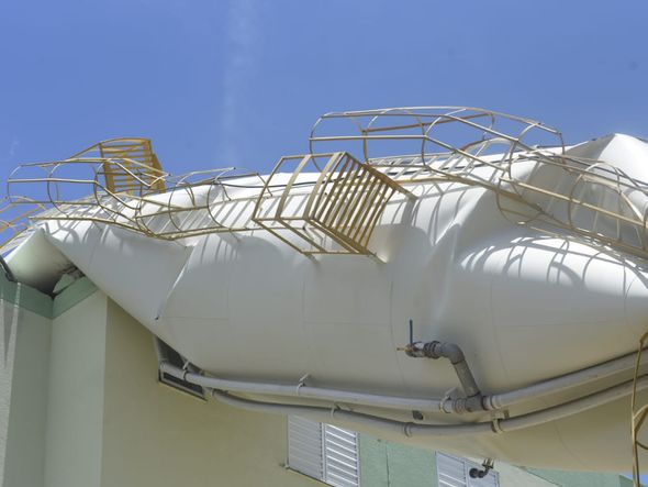 Caixas-d'água desabam de prédios do Minha Casa Minha Vida, em Padre Gabriel, Cariacica por Vitor Jubini