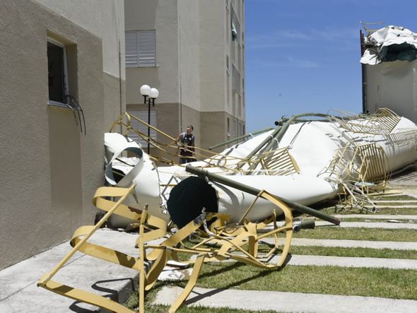 Caixas-d'água desabam de prédios do Minha Casa Minha Vida, em Padre Gabriel, Cariacica por Vitor Jubini