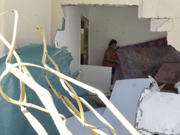 Queda de torres causa transtornos a moradores de condomínio em Cariacica por Carlos Alberto Silva