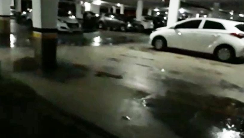 Garagem interditada em condomínio na Serra