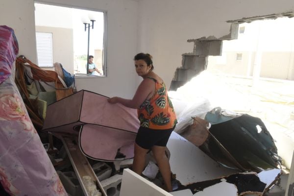 Caixas d'água do Condomínio São Roque I e II desabaram e moradores tiveram que deixar suas casas
